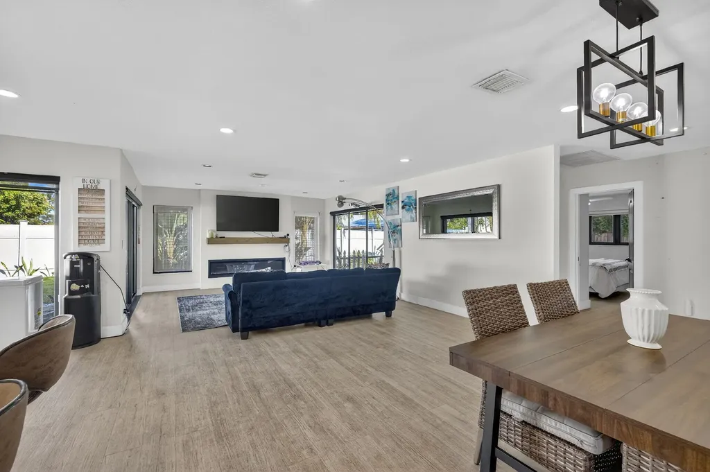 2601 NE 8th Court Pompano Beach FL 33062