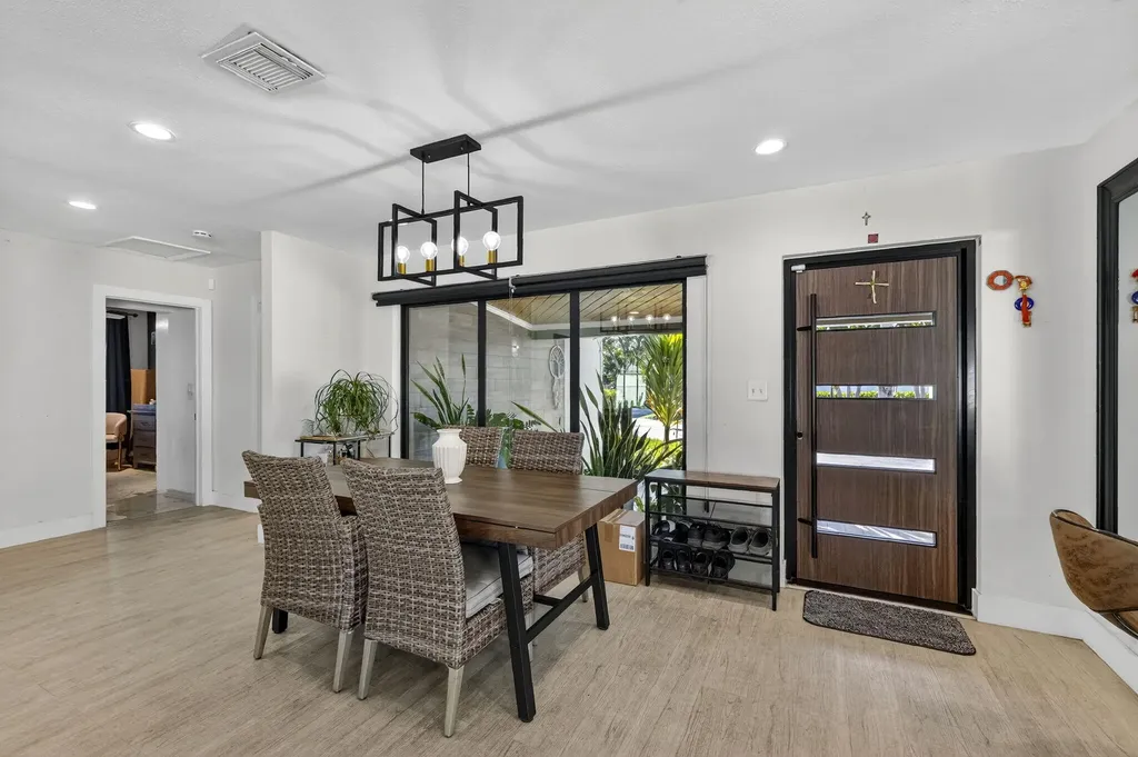 2601 NE 8th Court Pompano Beach FL 33062