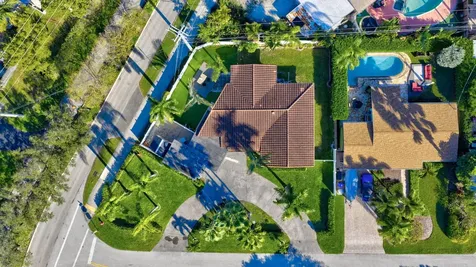2601 NE 8th Court Pompano Beach FL 33062