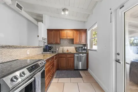 408 NW 29th Street Wilton Manors FL 33311