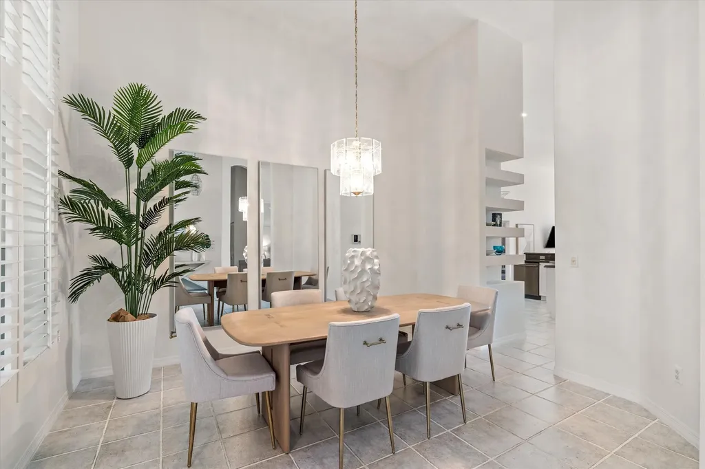 2805 Hampton Circle E Delray Beach FL 33445