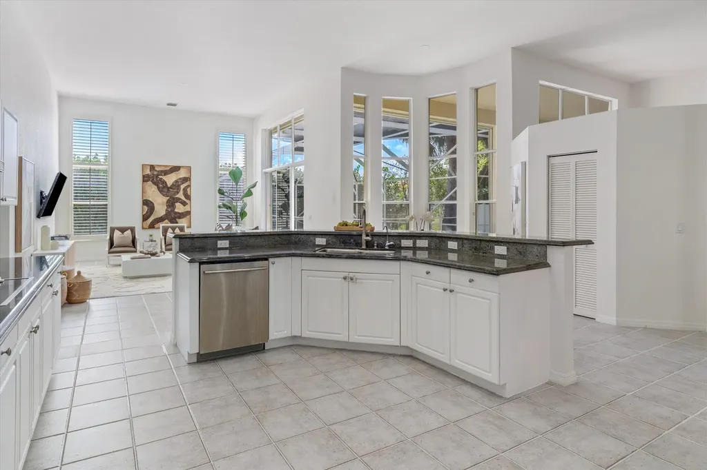 2805 Hampton Circle E Delray Beach FL 33445
