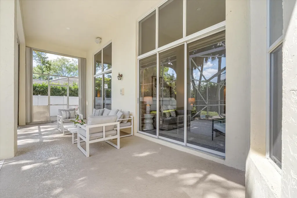 2805 Hampton Circle E Delray Beach FL 33445