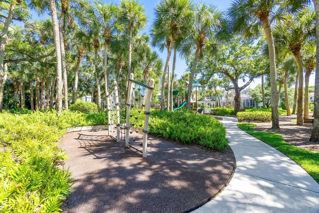 2805 Hampton Circle E Delray Beach FL 33445