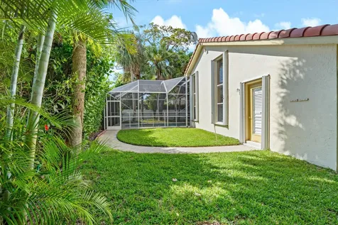 2805 Hampton Circle E Delray Beach FL 33445