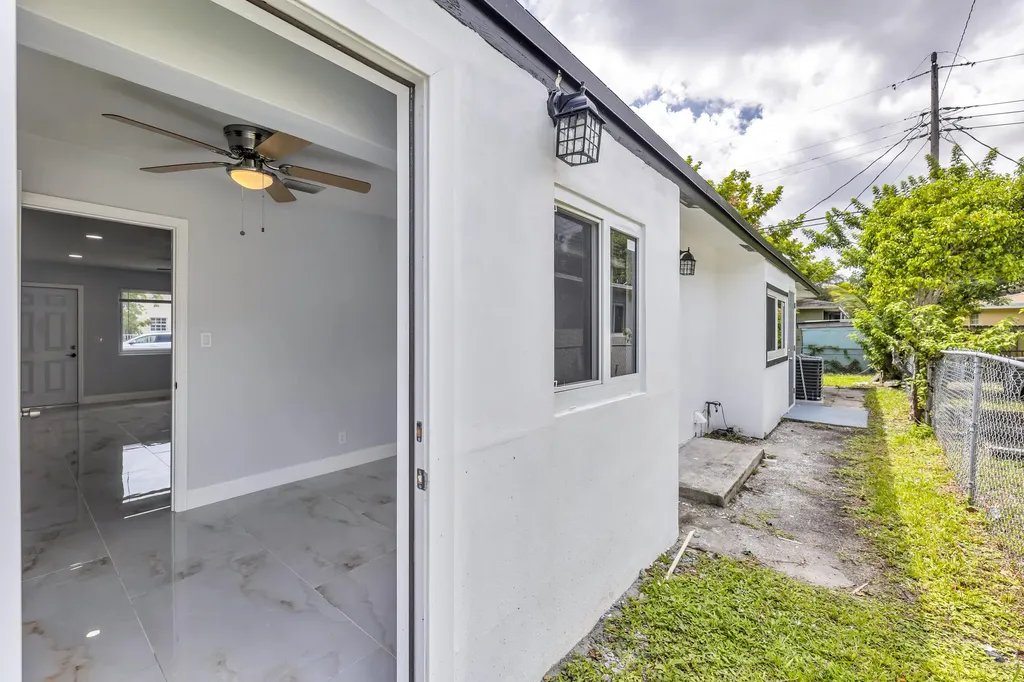 800-802 SW 6th Court Pompano Beach FL 33060