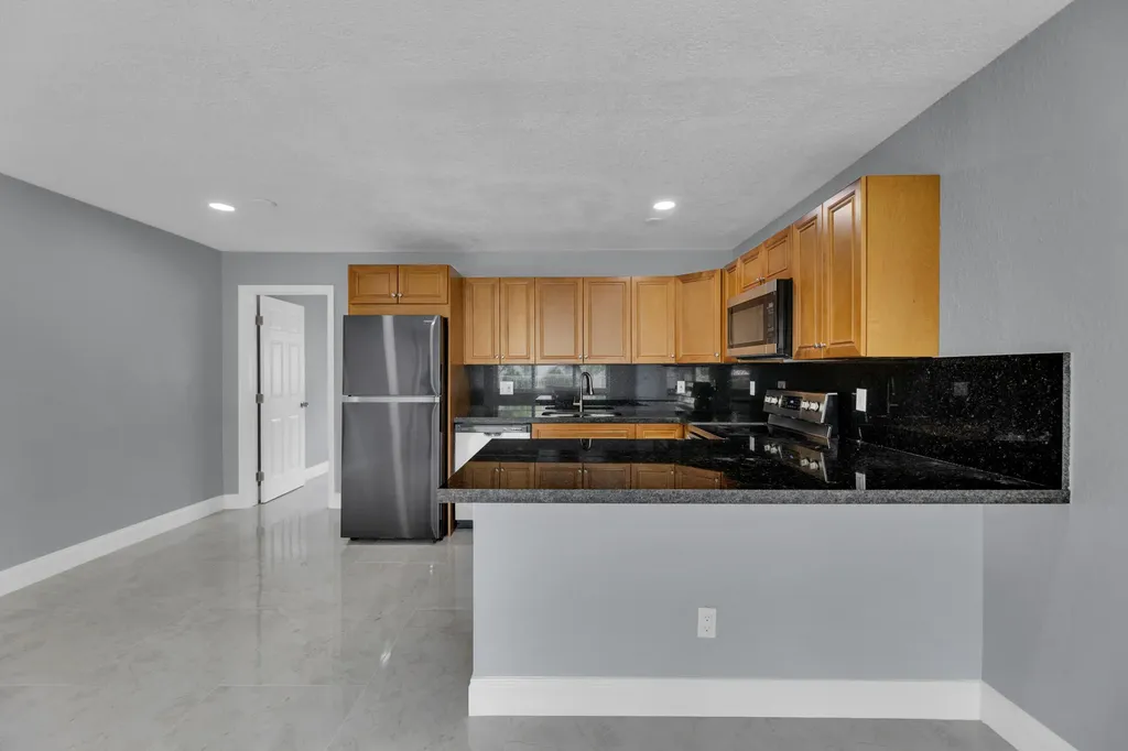 800-802 SW 6th Court Pompano Beach FL 33060