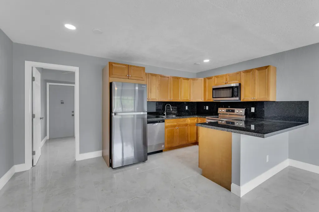 800-802 SW 6th Court Pompano Beach FL 33060