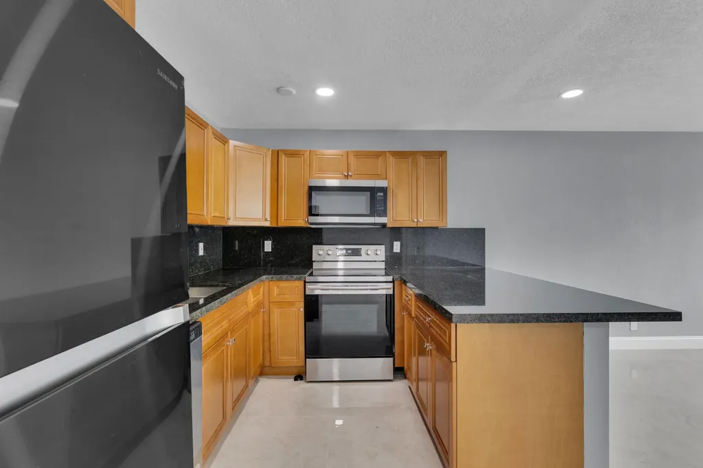 800-802 SW 6th Court Pompano Beach FL 33060