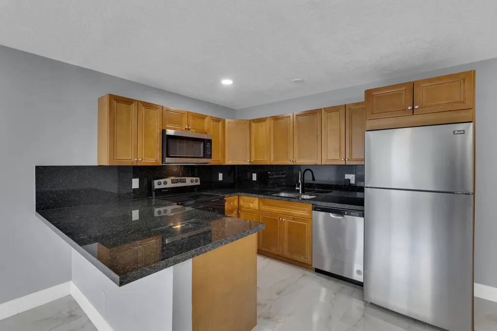 800-802 SW 6th Court Pompano Beach FL 33060