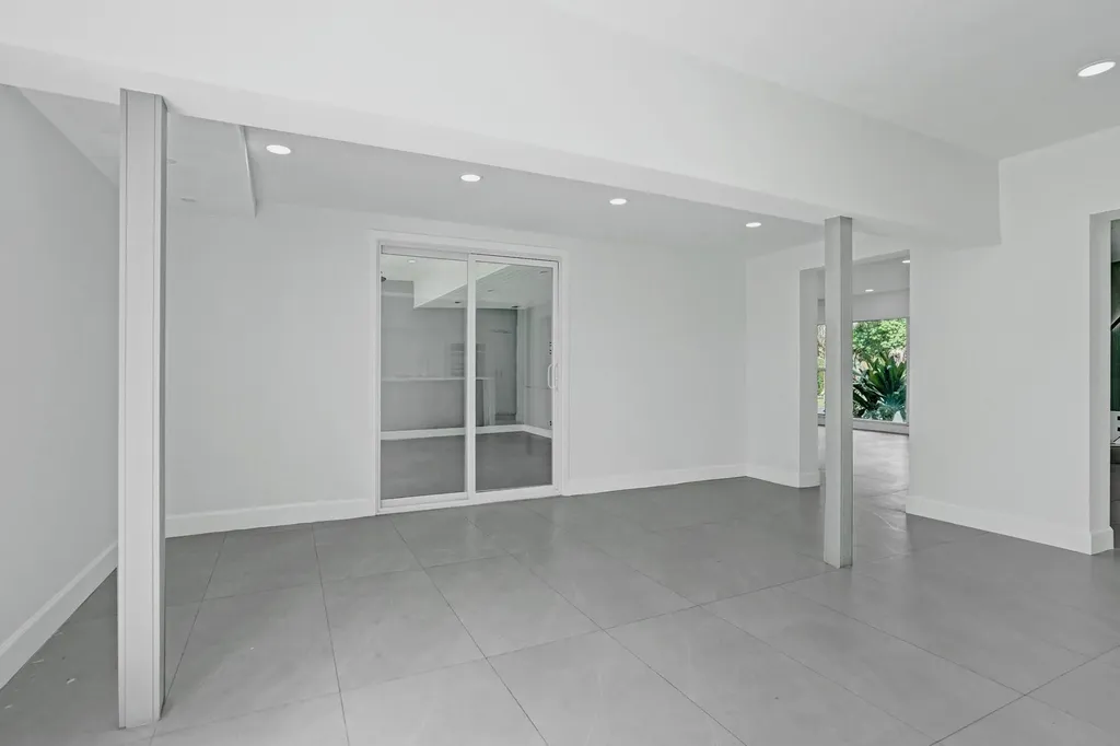 6700 E Tropical Way Plantation FL 33317