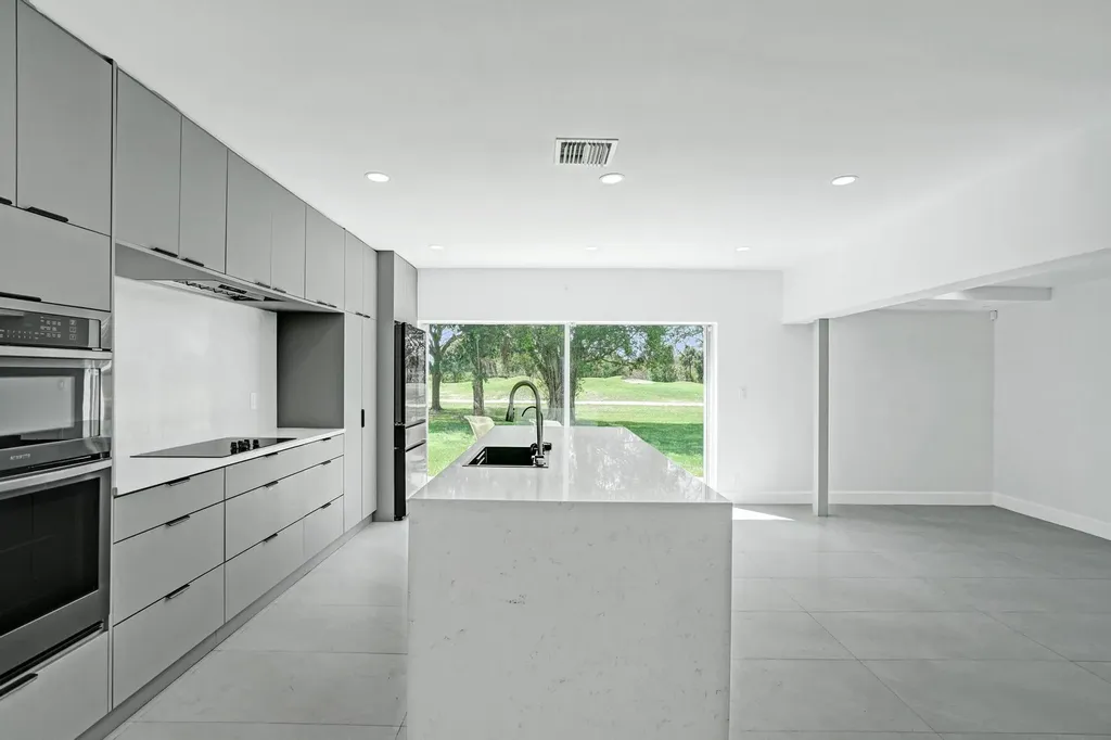 6700 E Tropical Way Plantation FL 33317