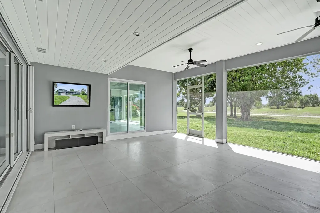 6700 E Tropical Way Plantation FL 33317