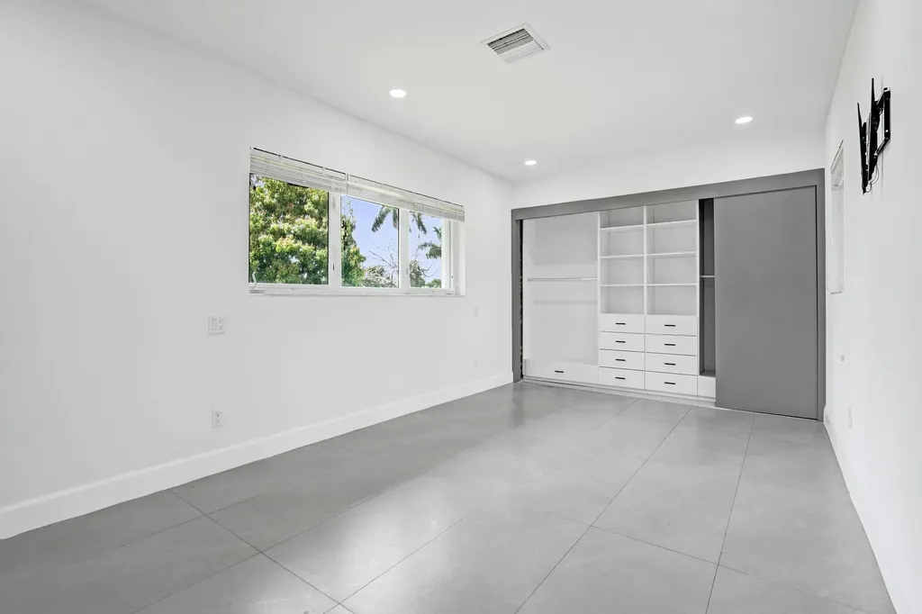 6700 E Tropical Way Plantation FL 33317