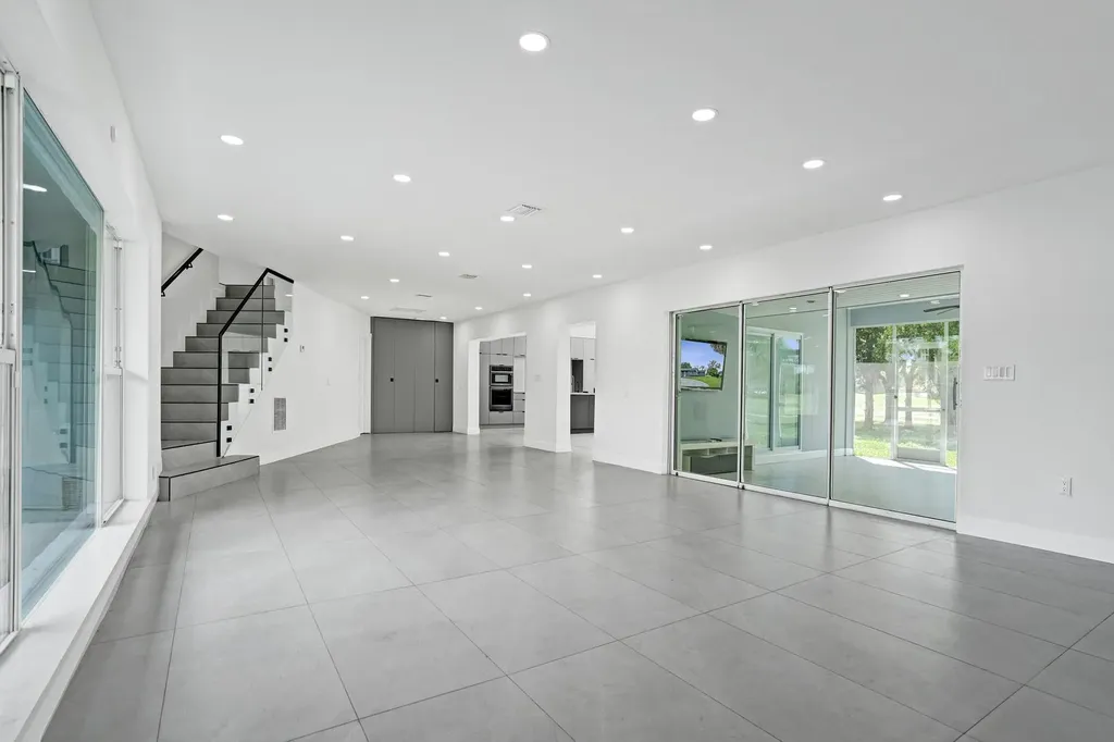 6700 E Tropical Way Plantation FL 33317