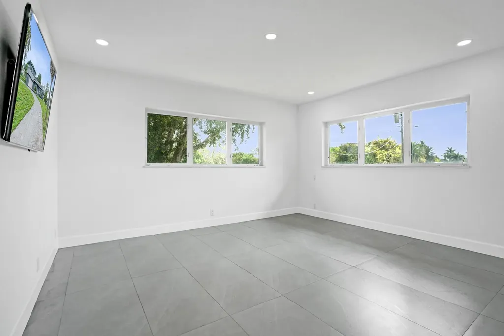 6700 E Tropical Way Plantation FL 33317