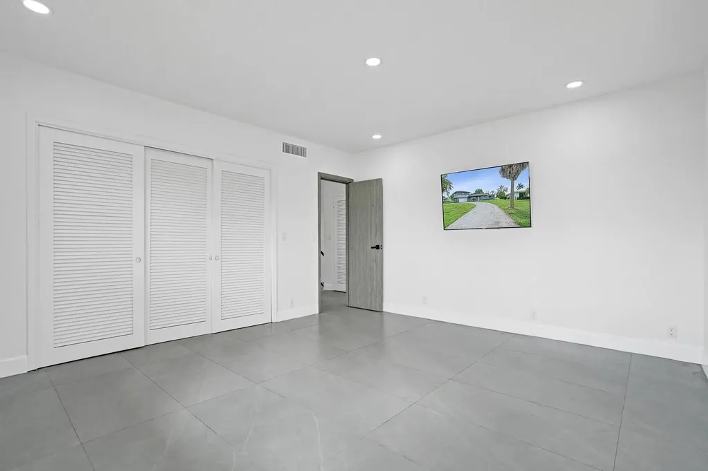 6700 E Tropical Way Plantation FL 33317
