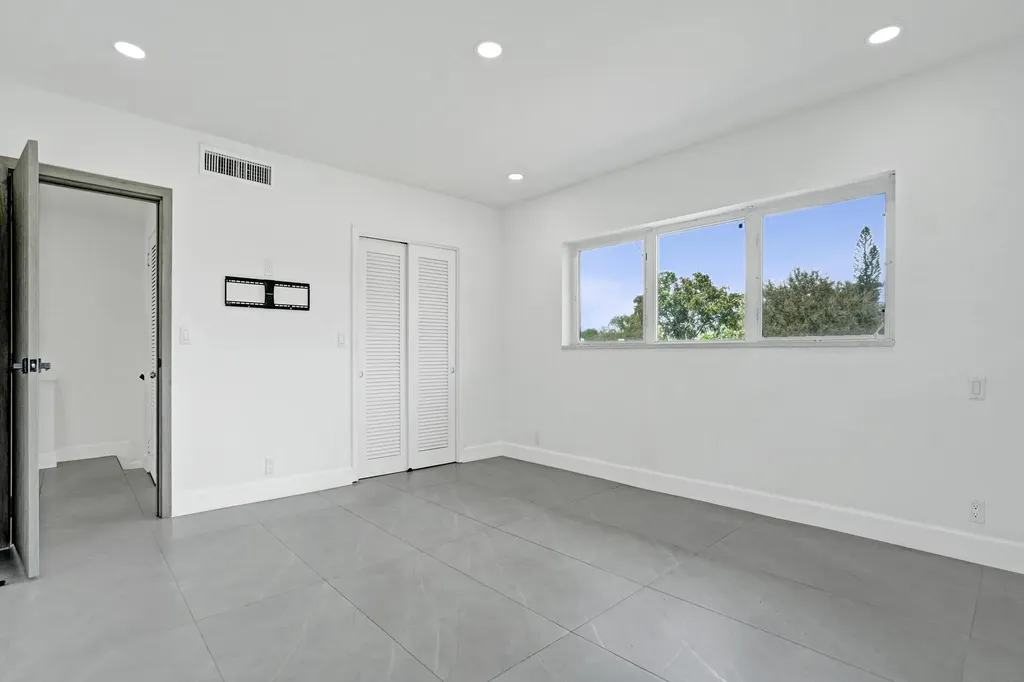 6700 E Tropical Way Plantation FL 33317