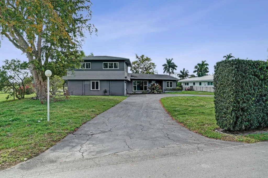 6700 E Tropical Way Plantation FL 33317