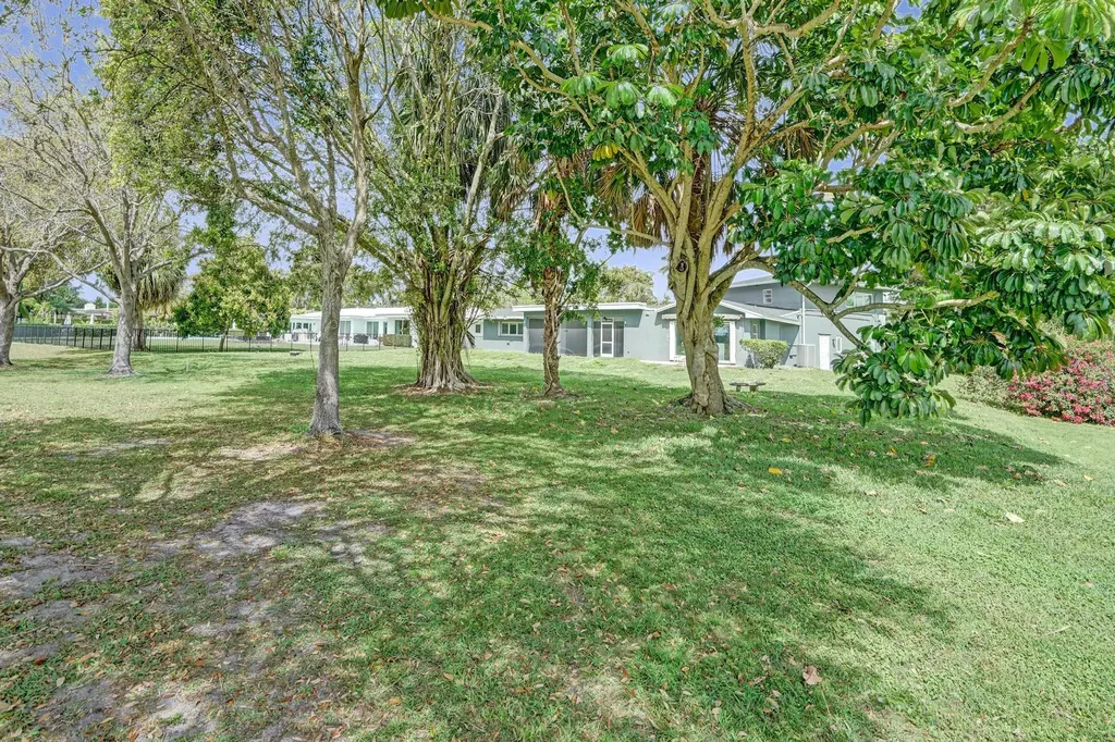 6700 E Tropical Way Plantation FL 33317
