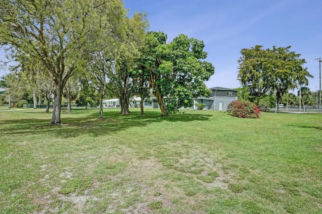 6700 E Tropical Way Plantation FL 33317