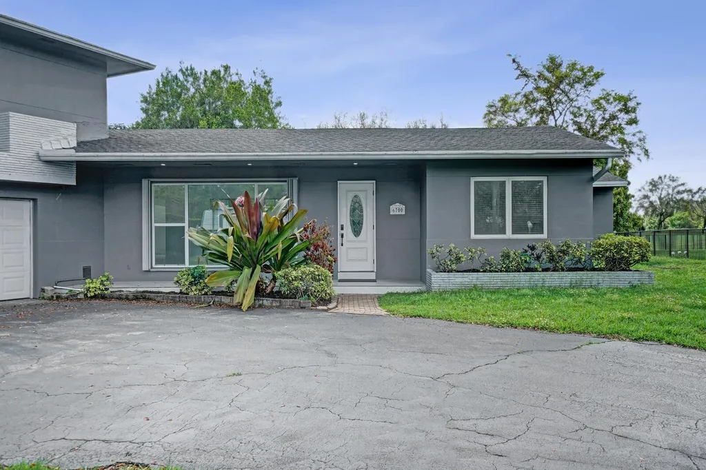 6700 E Tropical Way Plantation FL 33317