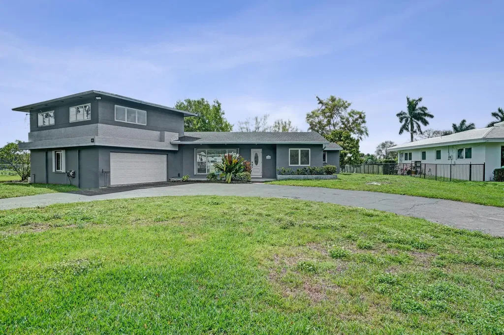 6700 E Tropical Way Plantation FL 33317