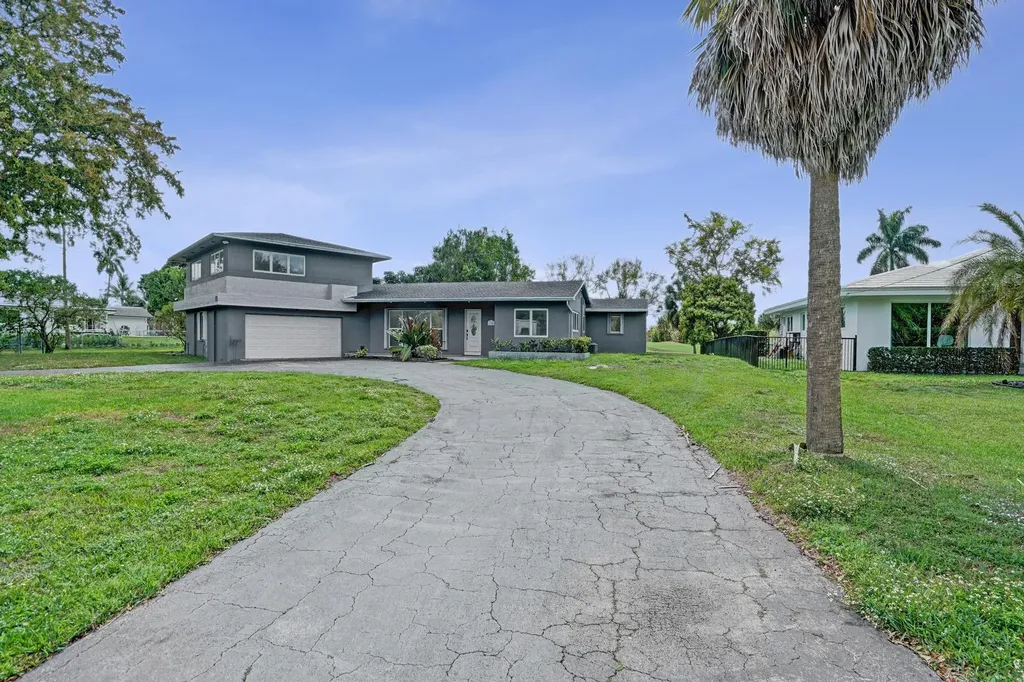 6700 E Tropical Way Plantation FL 33317