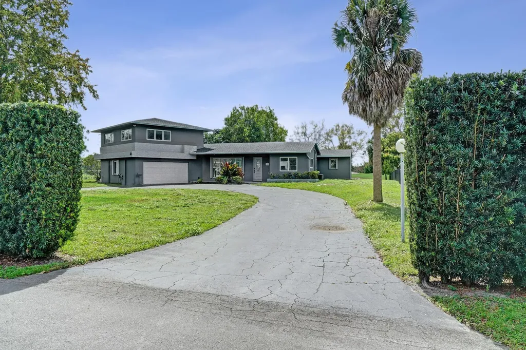 6700 E Tropical Way Plantation FL 33317