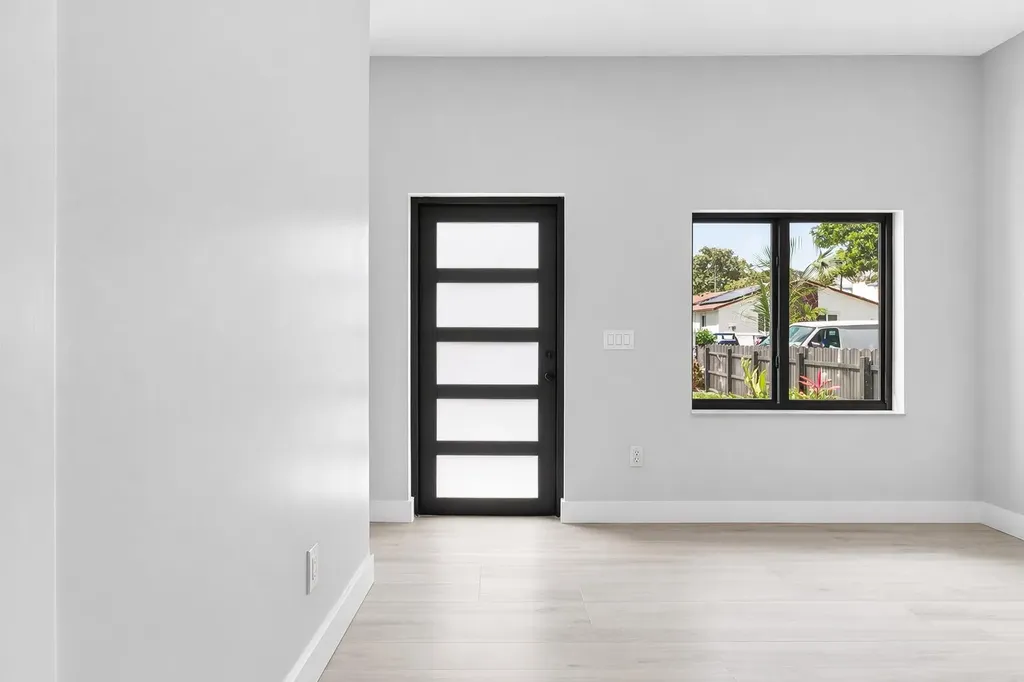 216 S C Lake Worth Beach FL 33460