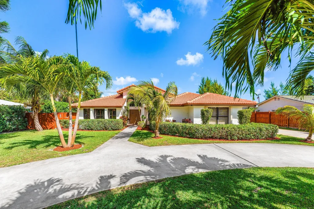 3897 Sherwood Boulevard Delray Beach FL 33445