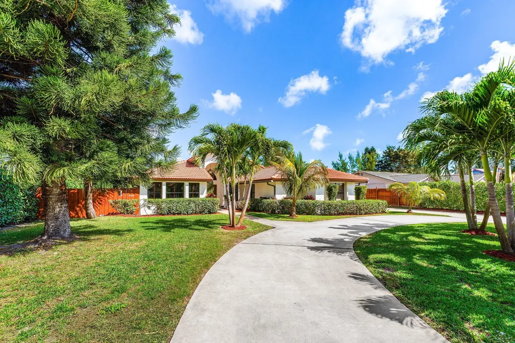 3897 Sherwood Boulevard Delray Beach FL 33445