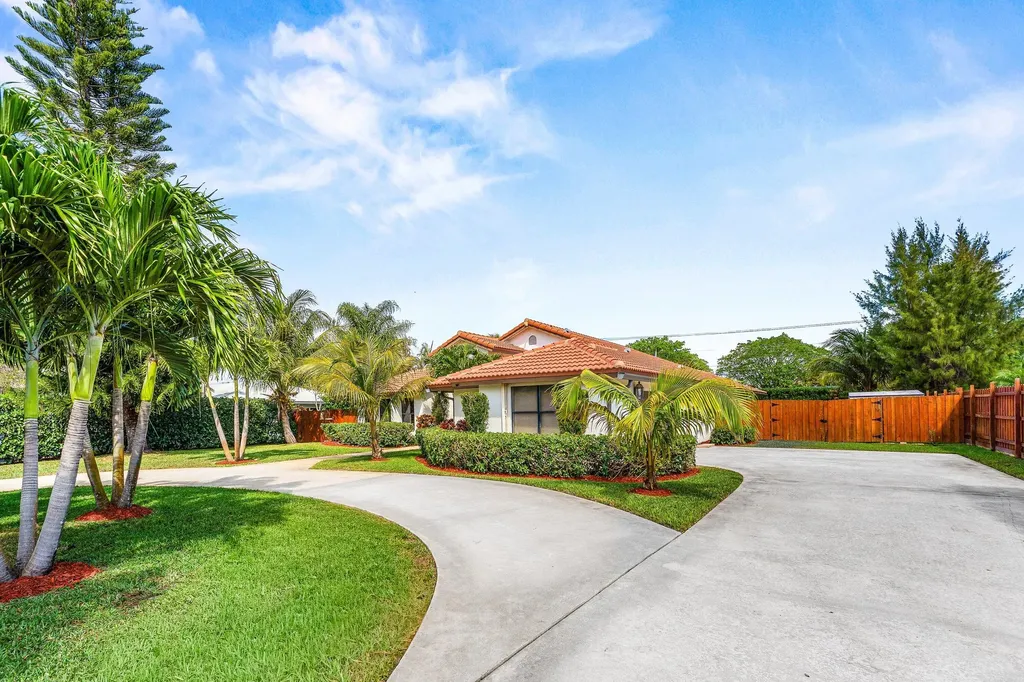 3897 Sherwood Boulevard Delray Beach FL 33445