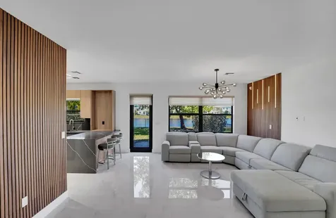 671 NE 191st Terrace Miami FL 33179