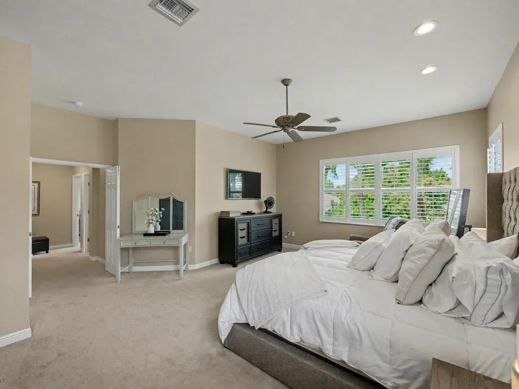 2052 Reston Circle Royal Palm Beach FL 33411