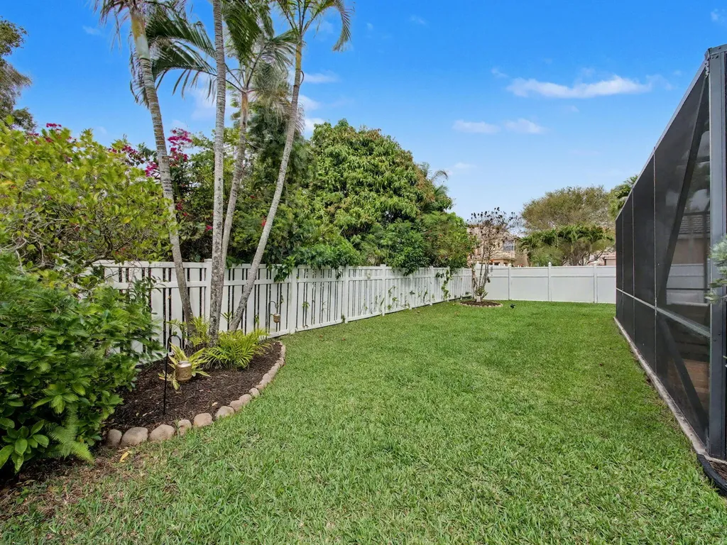 2052 Reston Circle Royal Palm Beach FL 33411