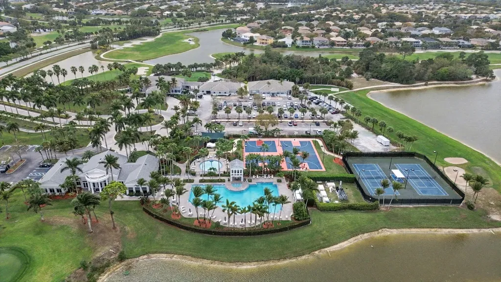 2052 Reston Circle Royal Palm Beach FL 33411