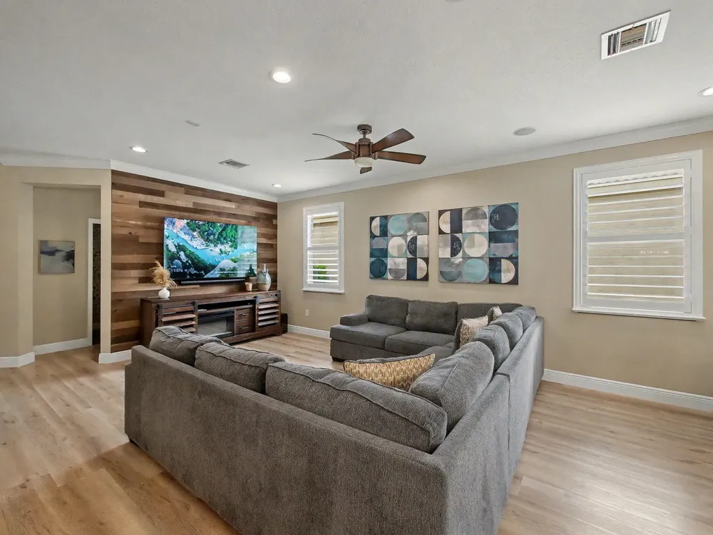 2052 Reston Circle Royal Palm Beach FL 33411