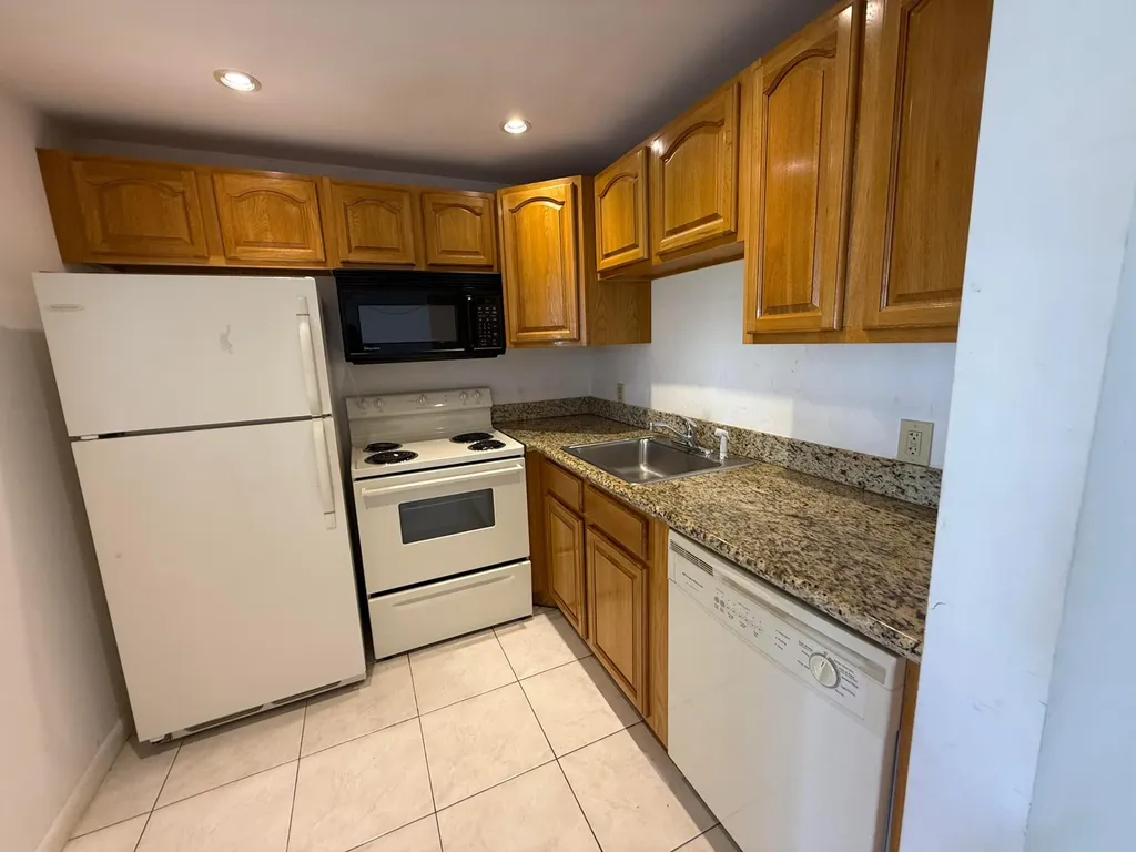 13 Dorset A Boca Raton FL 33434
