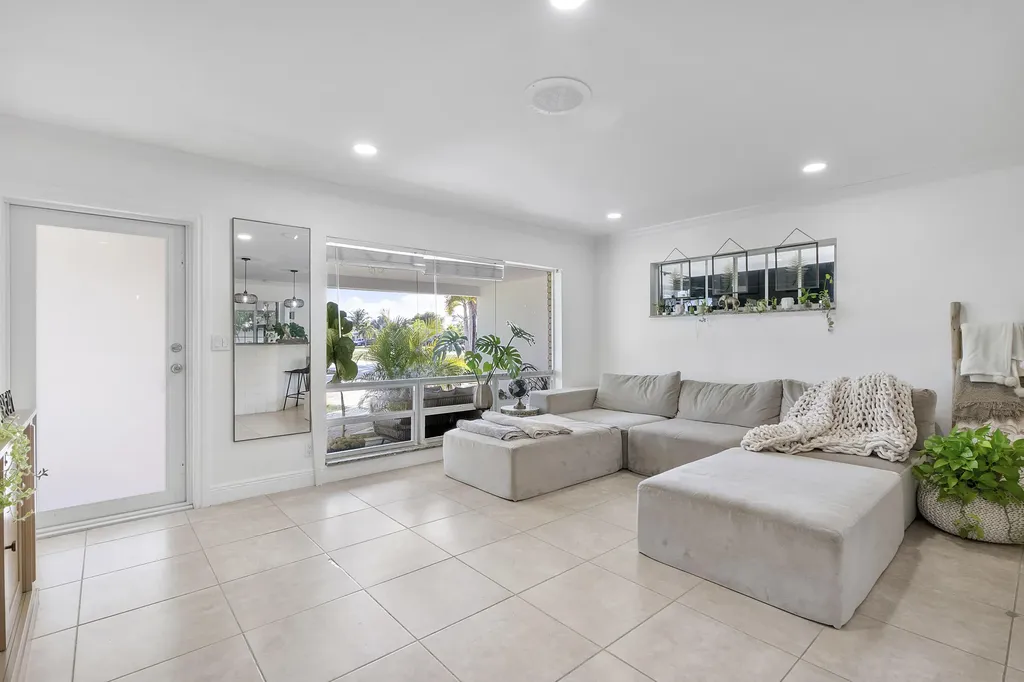 101 SE 13th Street Deerfield Beach FL 33441