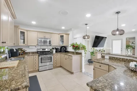 101 SE 13th Street Deerfield Beach FL 33441