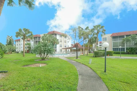 3531 Inverrary Drive Lauderhill FL 33319
