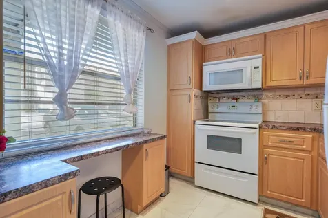 3531 Inverrary Drive Lauderhill FL 33319