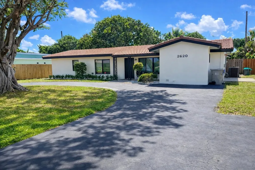 2620 NE 19th Street Pompano Beach FL 33062