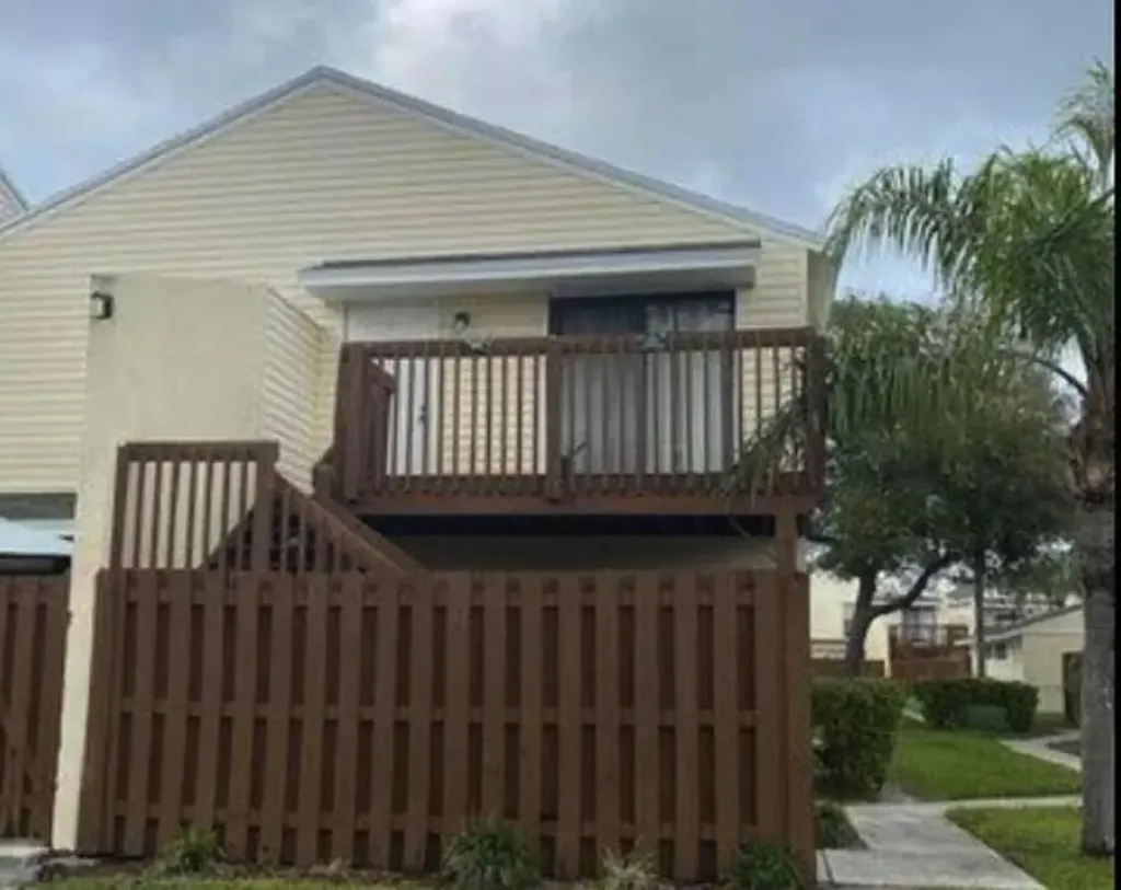 637 Executive Center Drive West Palm Beach FL 33401