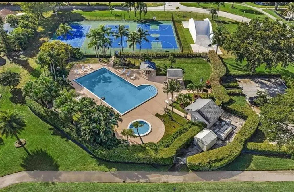 8097 Cedar Hollow Lane Boca Raton FL 33433
