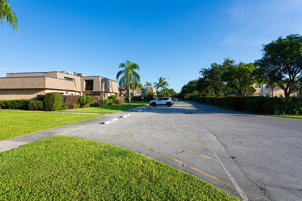 4702 Waterview Circle Palm Springs FL 33461