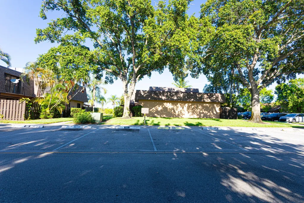 4702 Waterview Circle Palm Springs FL 33461