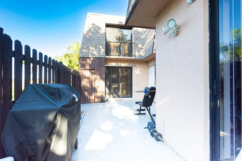 4702 Waterview Circle Palm Springs FL 33461