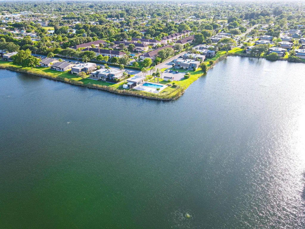 4702 Waterview Circle Palm Springs FL 33461